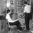 1957年当時の市外電話局の様子
