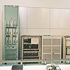 左からF-100M方式、FTM-10G方式、128波DWDM送信部の写真